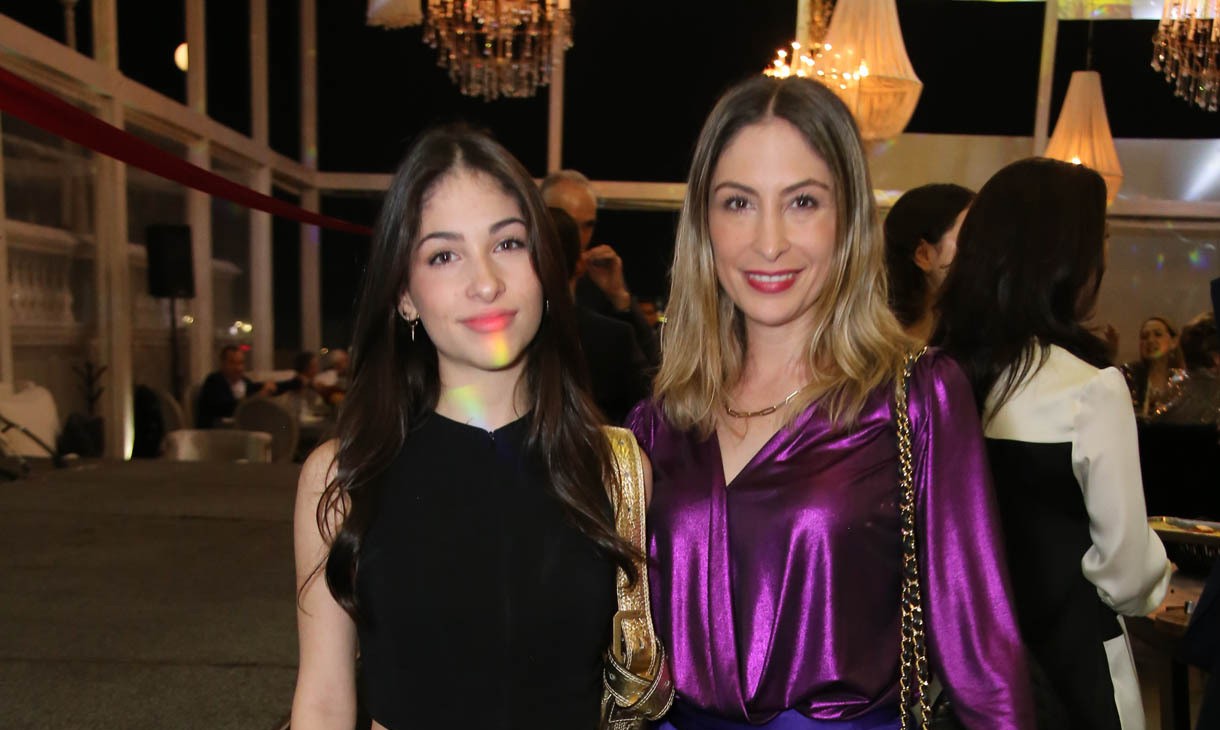 Vanessa Martínez y Vanessa Villarreal de Martínez