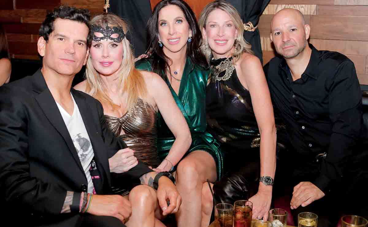Gregorio Martínez, Valeria González de Martínez, LYDIA ELIZONDO, Viviana Magaña de Berlanga y Raúl Berlanga / Fotos: Daniel Saldívar