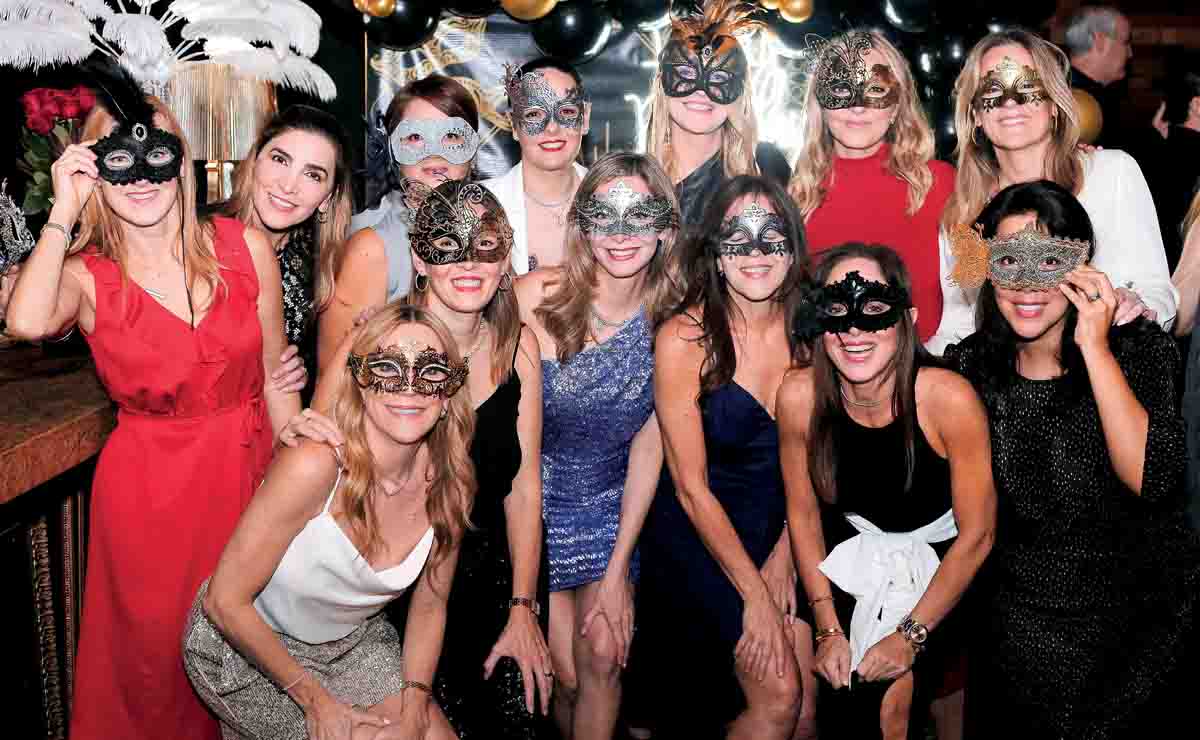 Mágala Martínez de Gómez junto a sus amigas / Fotos: Daniel Saldívar
