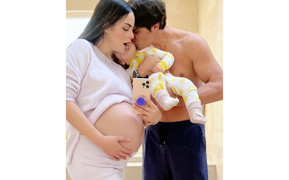 Ximena Navarrete presume su baby bump con la pijama más fashion