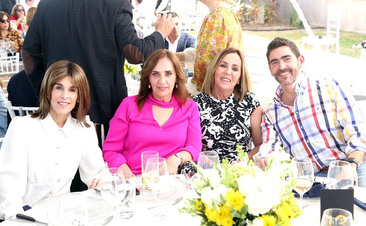 Aurora, Magdalena, Regina y Carlos