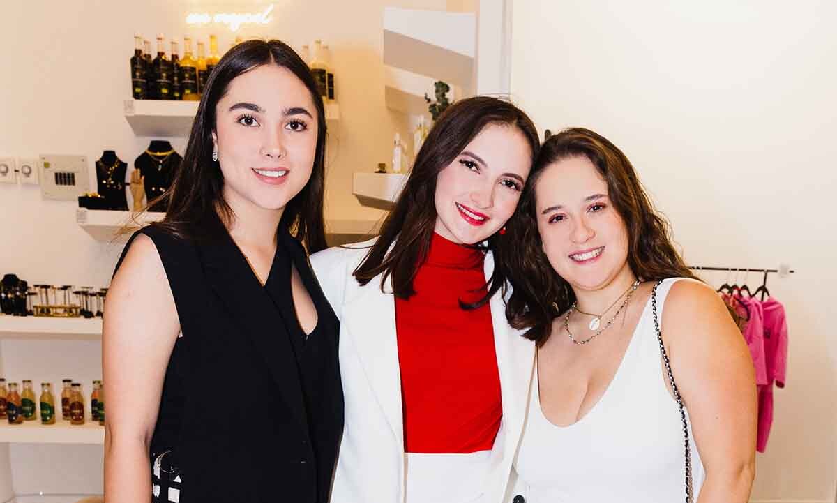Sara Crocker, Michelle Huergo y Romina Haro