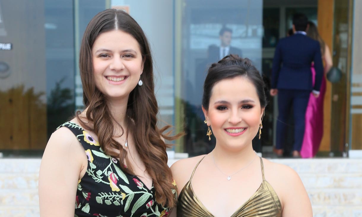 Mariana Lozano y Camila Garza