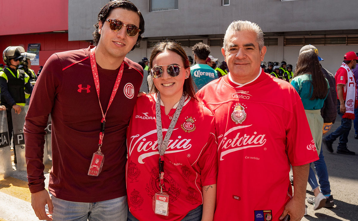 Alan López, Ximena Medina y Javier Medina