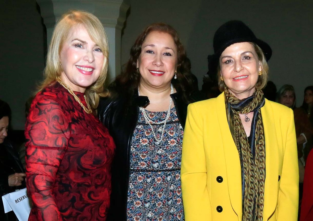 Cristina Sada Salinas, Lucy Taha de Fernández y Mariela Coindreau de Cavanati