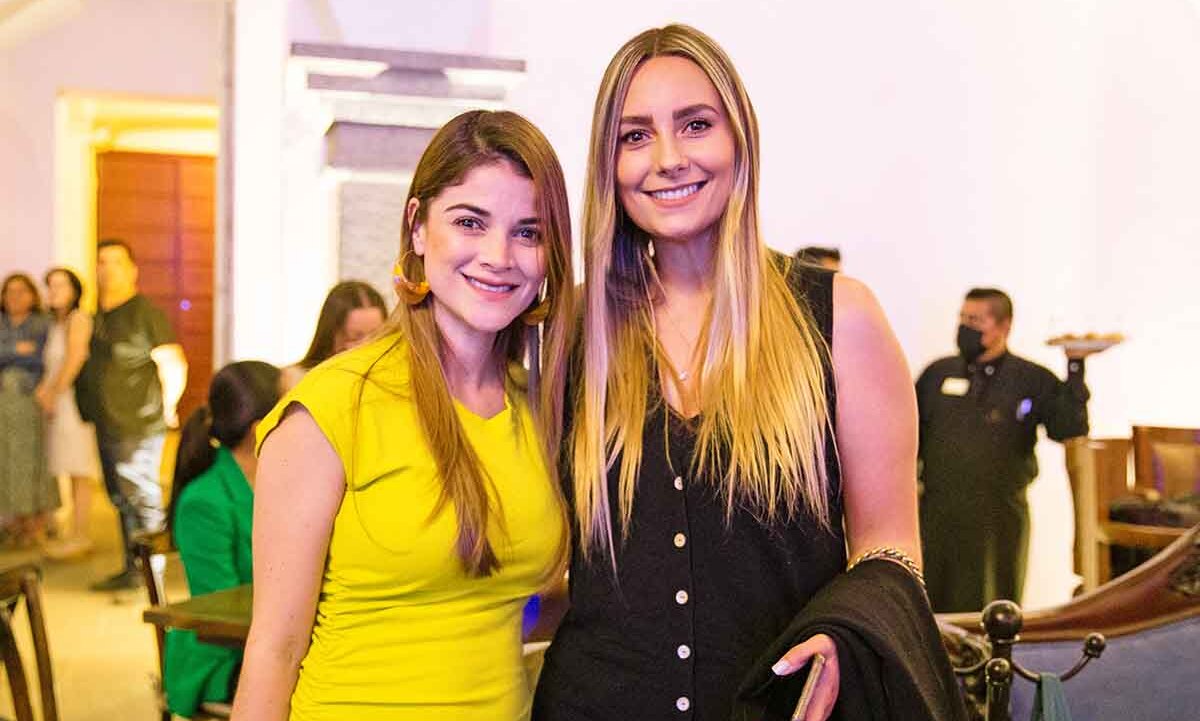 Paola Pavón y Nicole Fernández