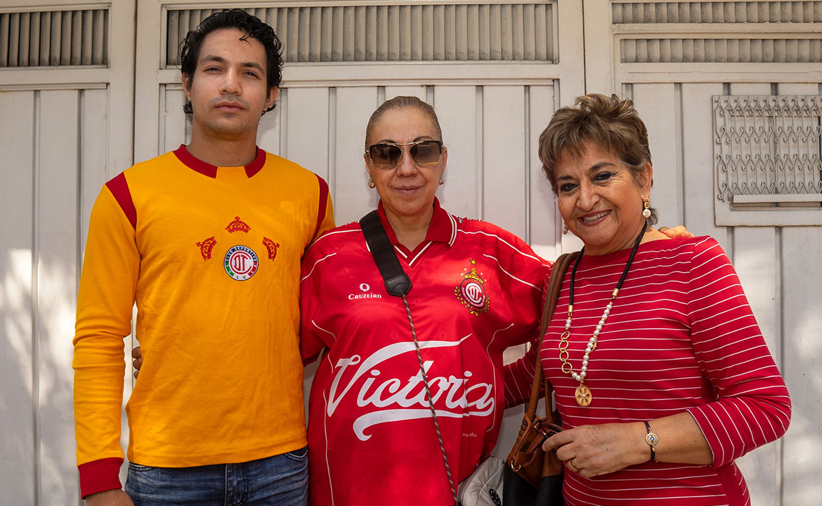 Emaanuel Gallegos, María de Lourdes Montiel y Dulce María Monroy