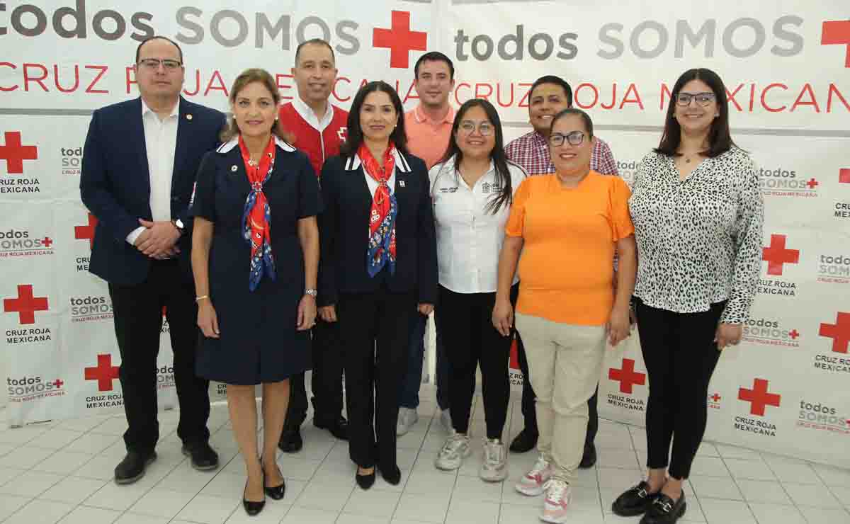 Roberto Farias, Rogelio Ayala, Javier Martínez, Roberto Espinoza y el Comité de Mujeres