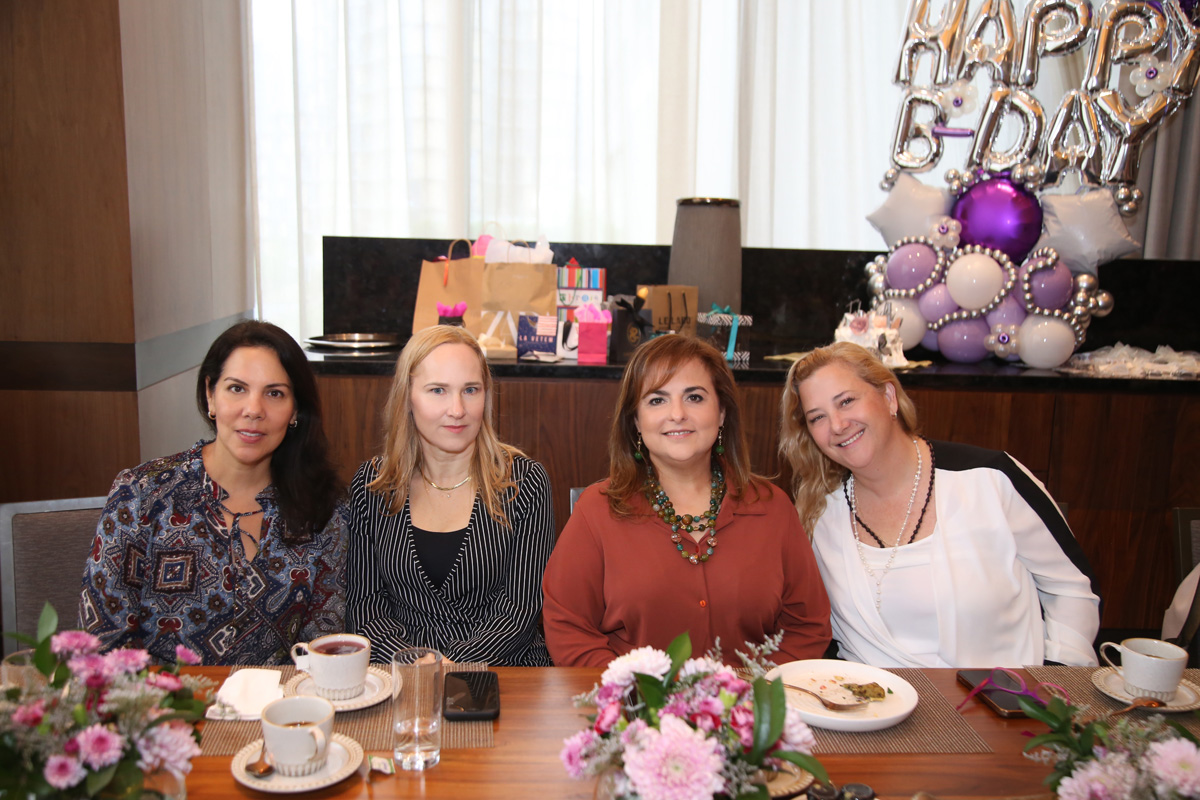 Rocío Flores, Katia Medina, Claudia González de Romero y Ana Tere Suárez
