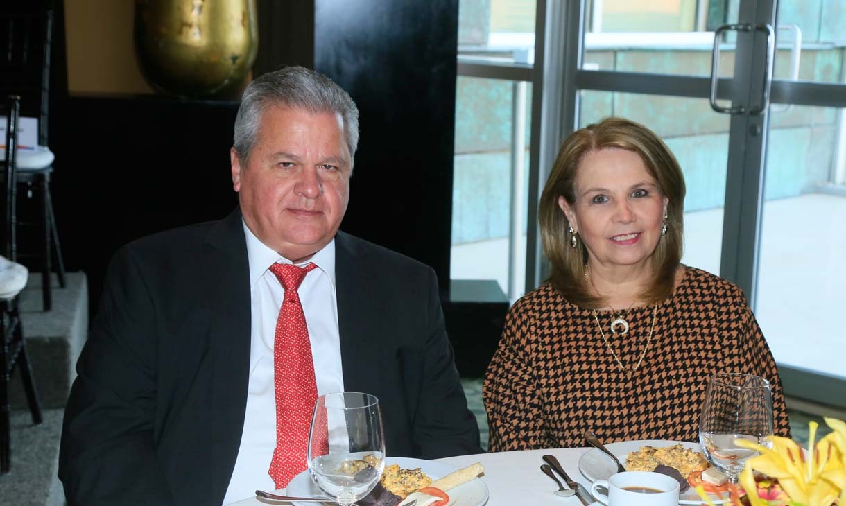 José Canseco y Dora Silvia Cavazos