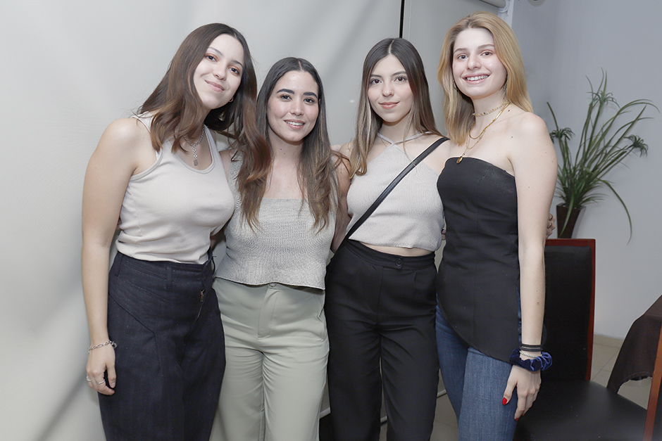 Diana Becerra, Andrea Gómez, Natalia Trejo y Luisa Gómez