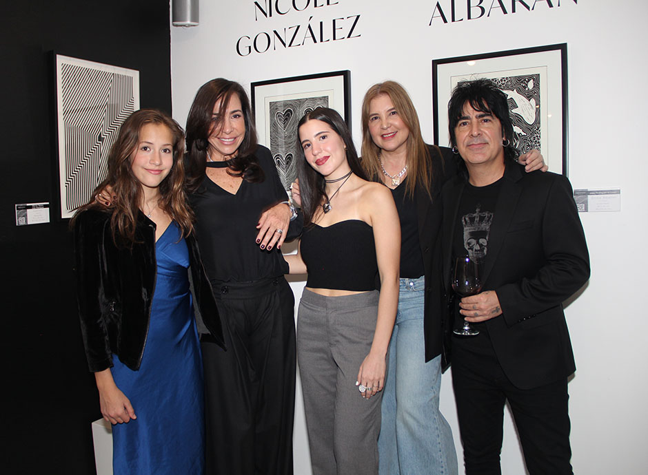 02 Emilia Albarrán, Noemí Mendoza, Nicole González, Adriana Amutio y Alex González
