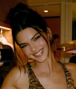 Kendall Jenner y el bikini de flores es tendencia esta primavera (Instagram)