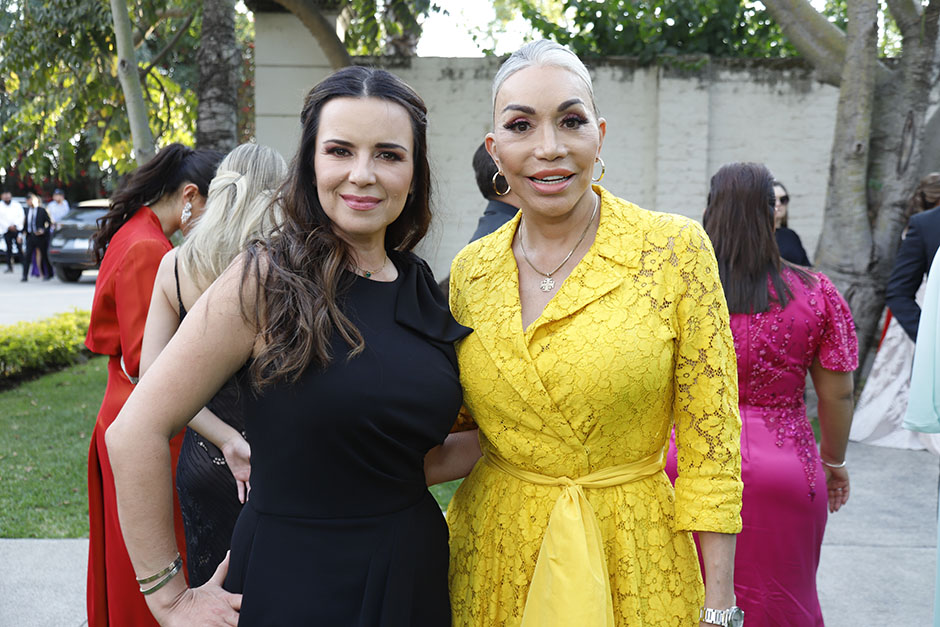 Mirsa Flores  y María Elena Limón
