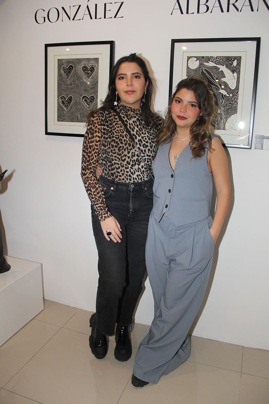 03 Rafella González y Antonella González