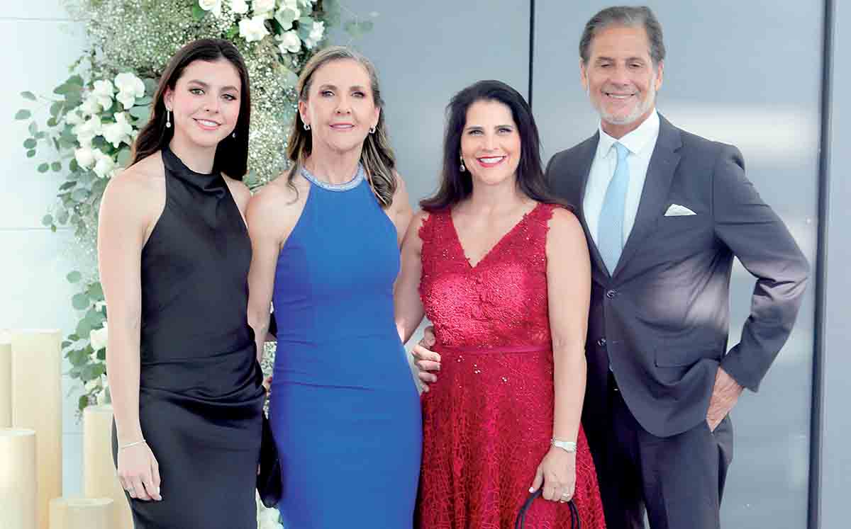 Marifer Cazaubón, Marcela Rincón, Lorena Rincón y Carlos Andrade / Foto: Dennis Hernández