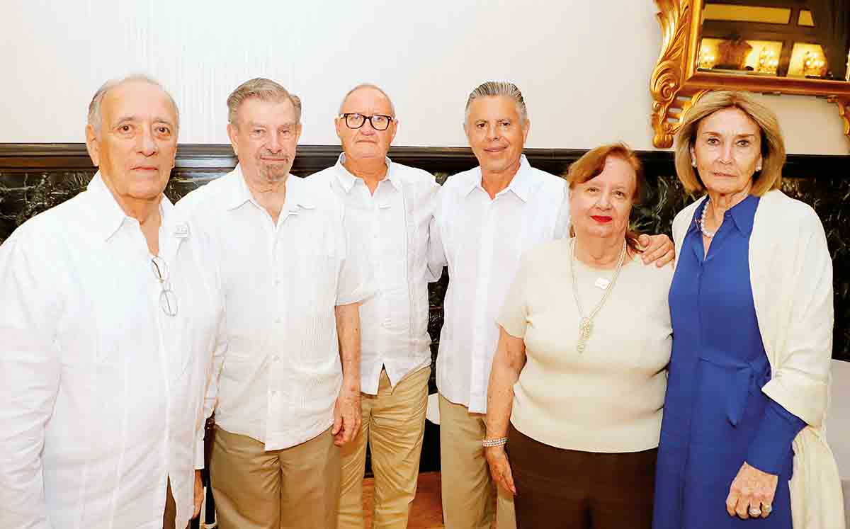 josé Luis Fernández, Alberto De Poo, Julio Castro, Jesús nader, Rosa María de De Poo y Pilar de Fernández / Foto: José Chang