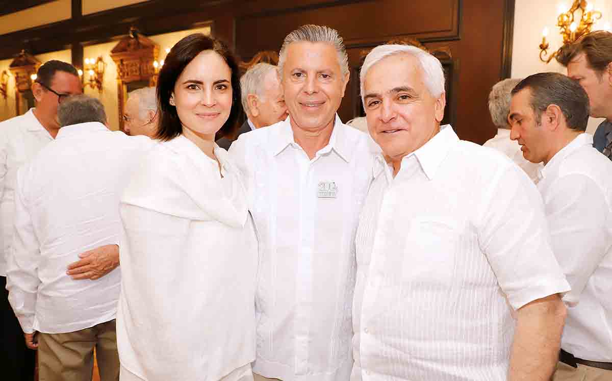 Mariam Flores, Jesús Nader Y José Luis Kuri/ Foto: José Chang
