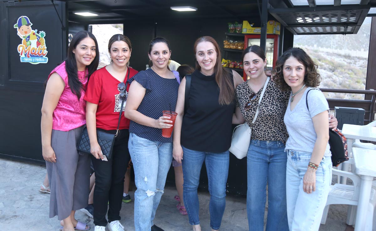 Angélica, Carolina, Tere, Maru, Sory y Mague