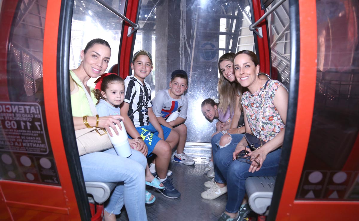 Gaby, María Inés, Rolando, Esteban, Valentina, Neni y Paulina