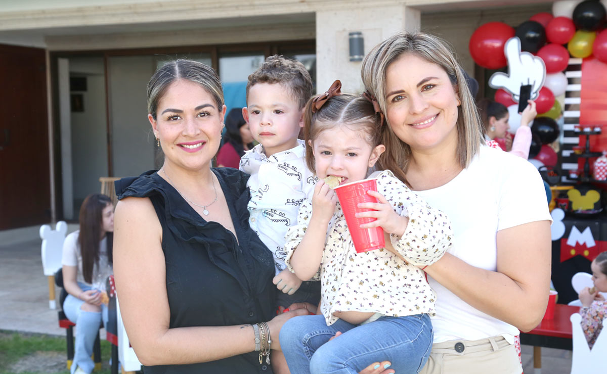 Sonia, Rodolfo, Denisse y Lucía