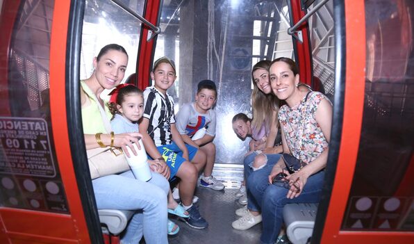 Gaby, María Inés, Rolando, Esteban, Valentina, Neni y Paulina