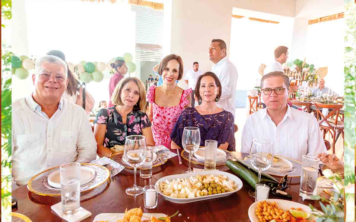 Pepe Moral, Paty Sánchez, Lourdes Pumarejo, Guadalupe Pumarejo y Tomas Human / Foto: Cortesía