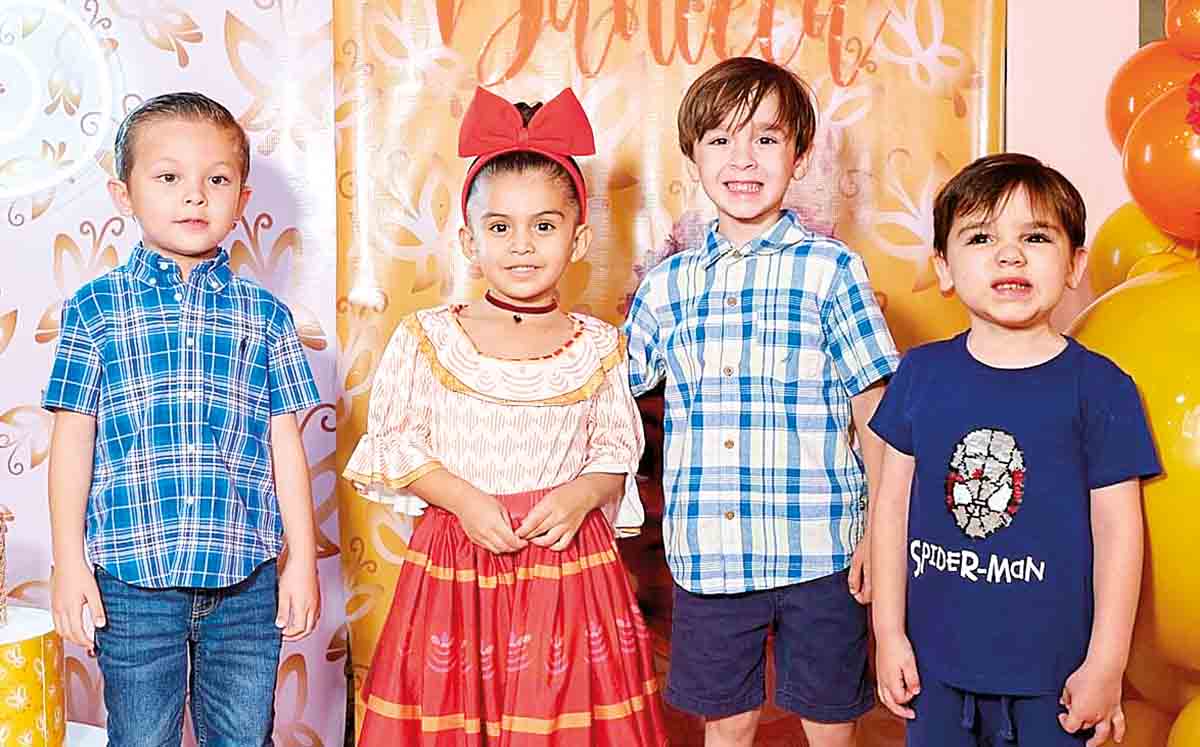 Ricardo Elizondo, Daniela Capetillo, Guillermo Maron y Gibran Maron / Foto: Pildorín