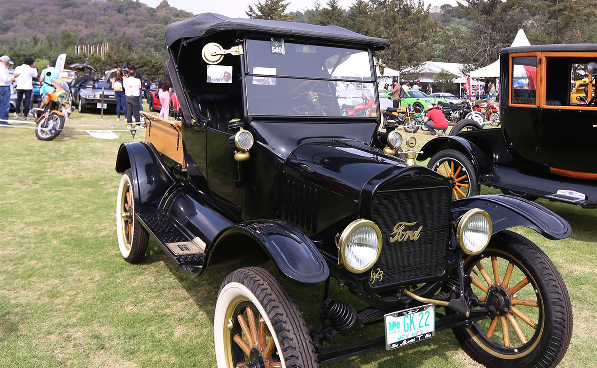 Exposición de autos clásicos