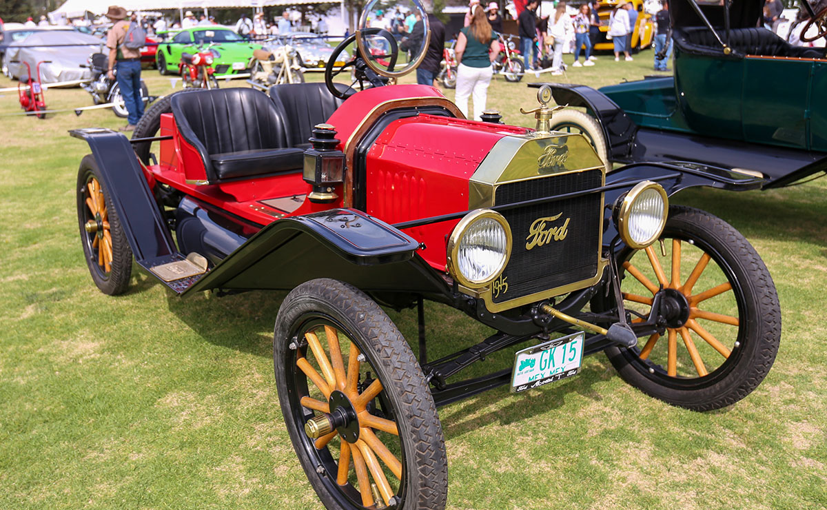 Exposición de autos clásicos