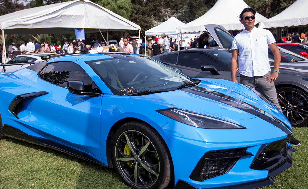 Exposición de autos deportivos
