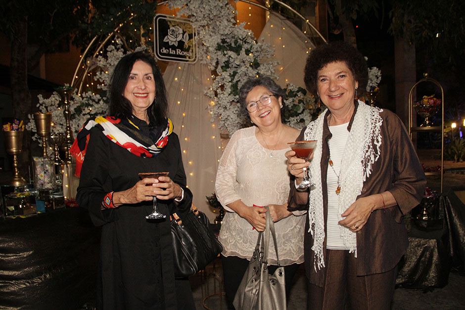 María Inés Zezatti, Lupita Fernández del Valle y Elia Fernández del Valle.