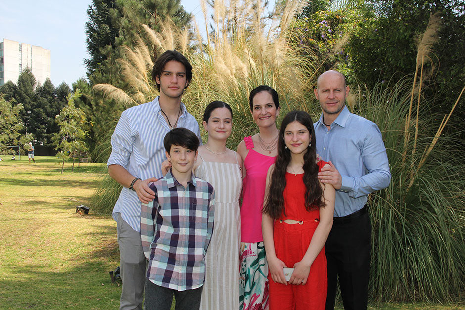 Mateo Fuentes, María Julia Fuentes, Weena Solares, Pedro Fuentes, Macarena Fuentes y Pedro Fuentes