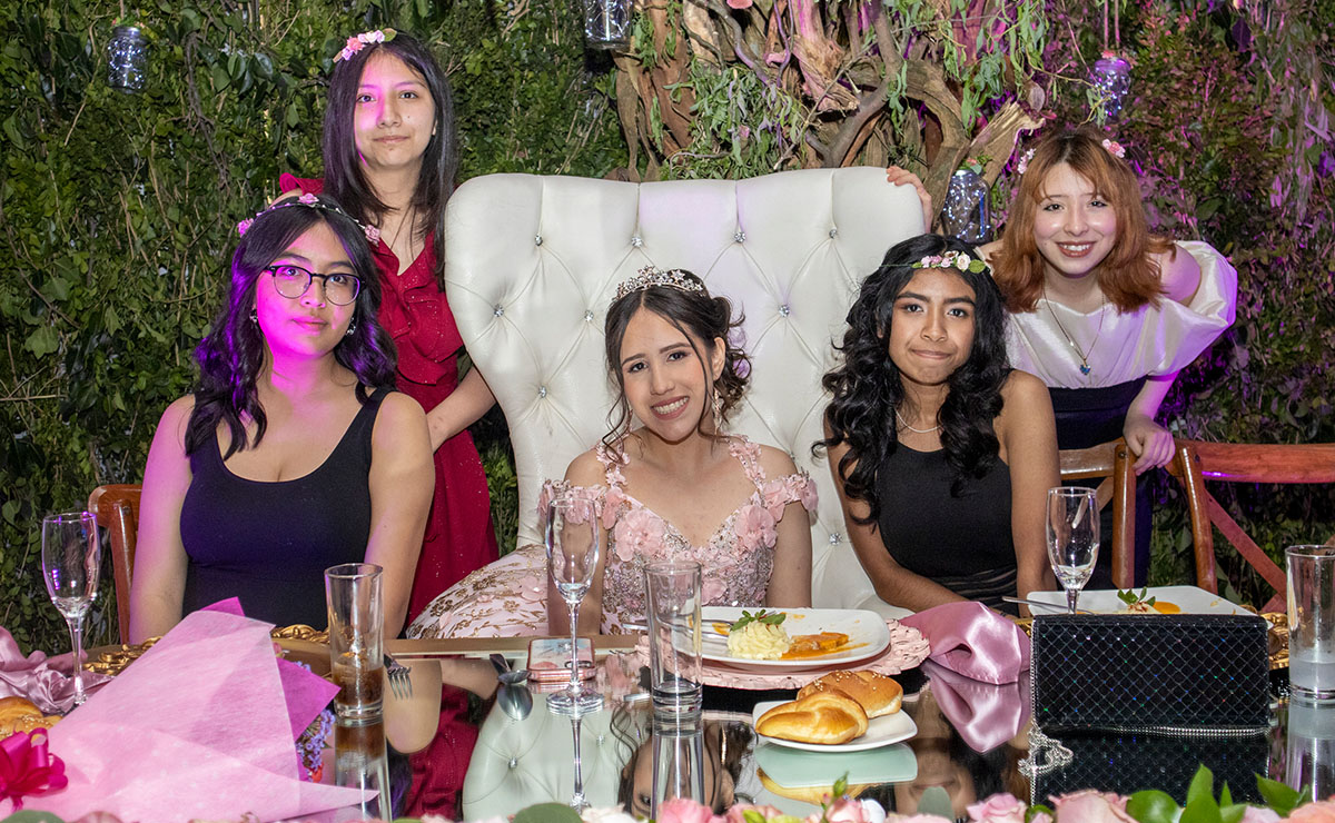 Sammy festejó sus XV en Salón Shanti