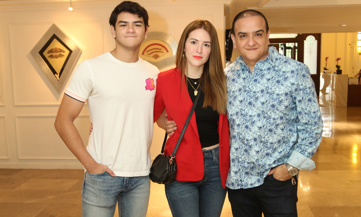 Víctor Kuri, Gabriela Espinoza de Kuri y Víctor Kuri / Foto: Roberto Alvarado