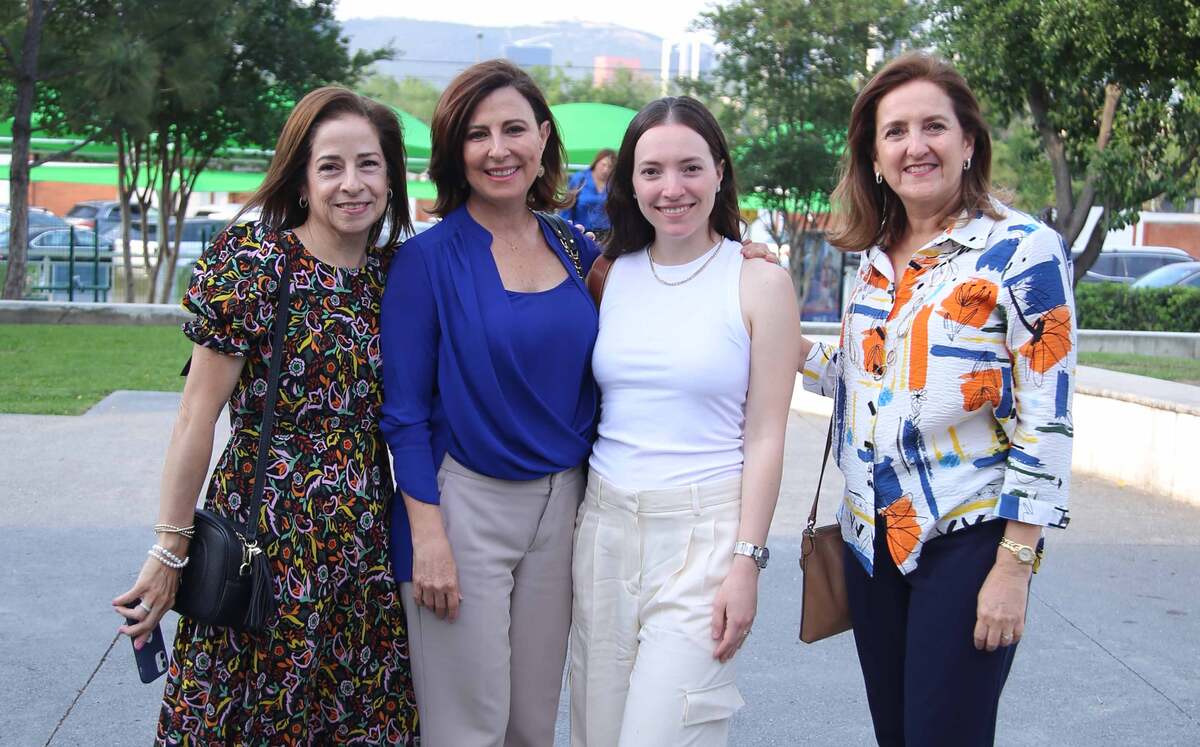 Adriana Garza, Bicha Palazuelo de Cueva, Mariana González y Martha Páez de Dillon