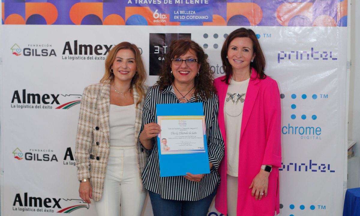 Tita Elizondo de León junto a Cinthia Villarreal y Cordelia Elizondo / Foto: Daniel Saldívar