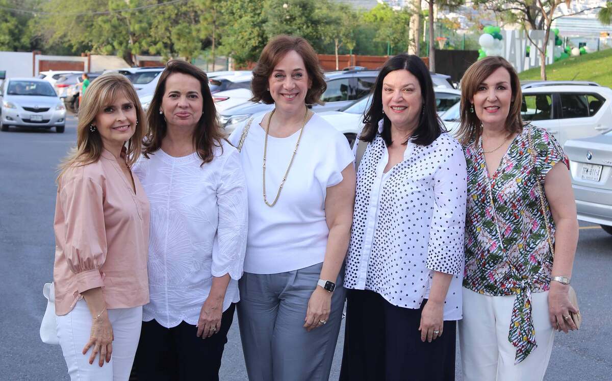 Cecilia Reyes, Pini Zambrano, Paulina Garza, Genoveva Chapa y Lorena Blanca Cassau