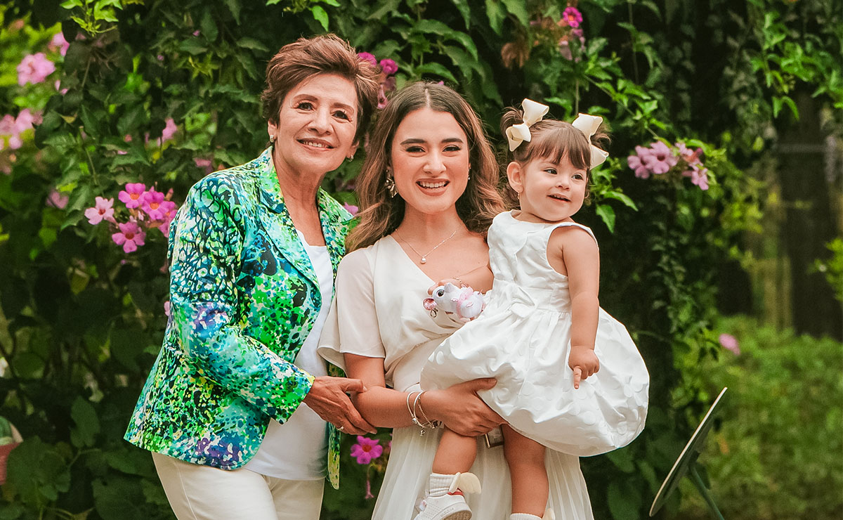 Marisol Cardoso junto a su mamá y a su pequeña en un divertido shoot del Día de la Madre