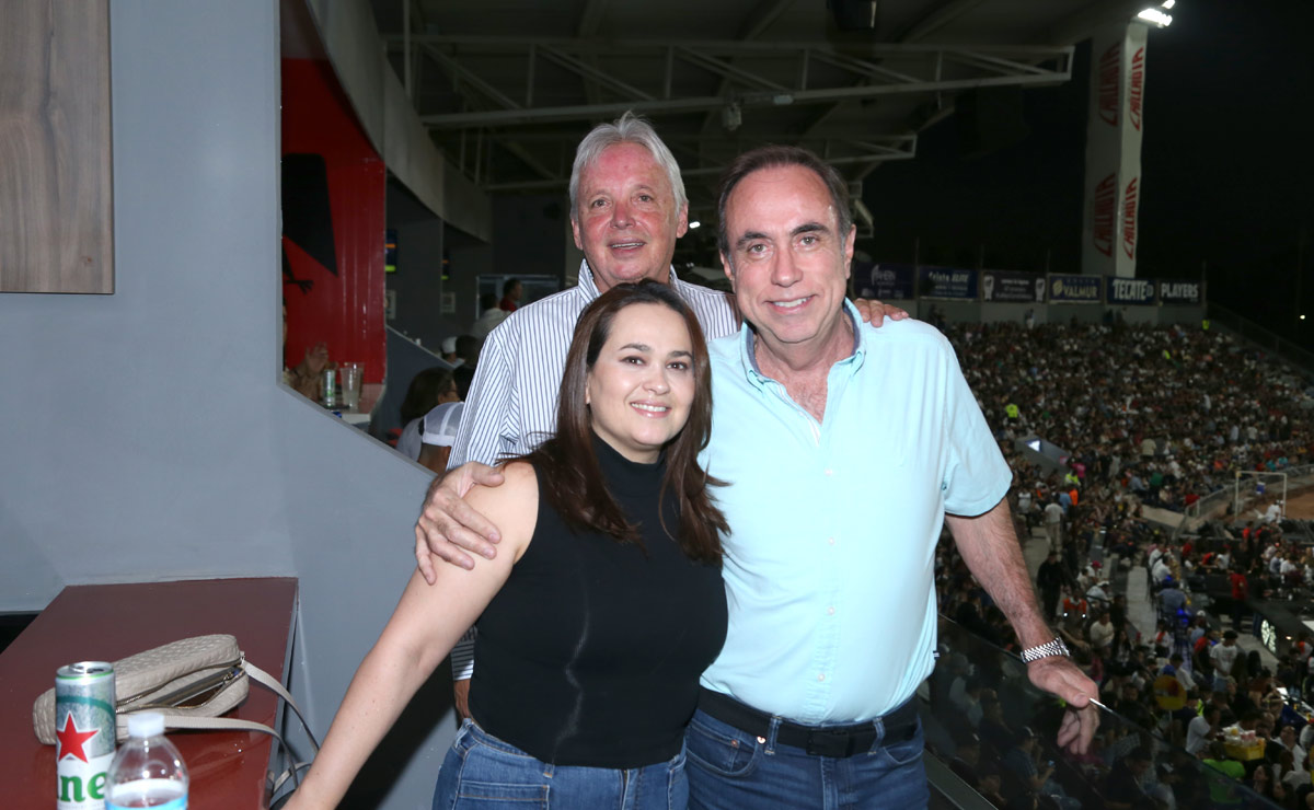 Roberto, Gabriel y Marcela