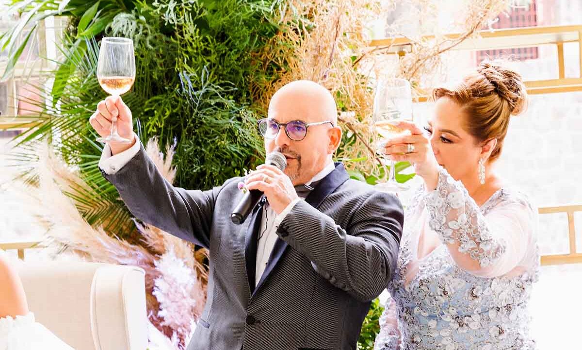 Papás de la novia. Víctor Palacios y Ana Laura Hevia
