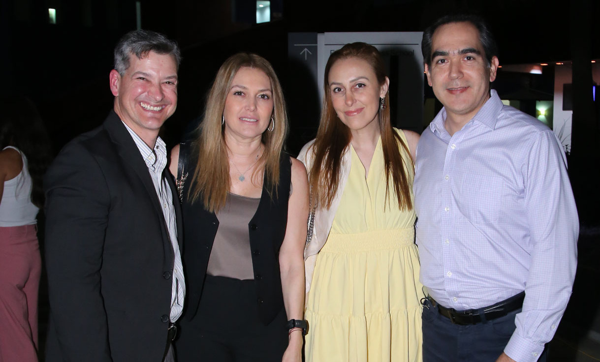 Vicente Villagómez, Verónica Preciado, Cecilia Becerra y Osvaldo Ramírez
