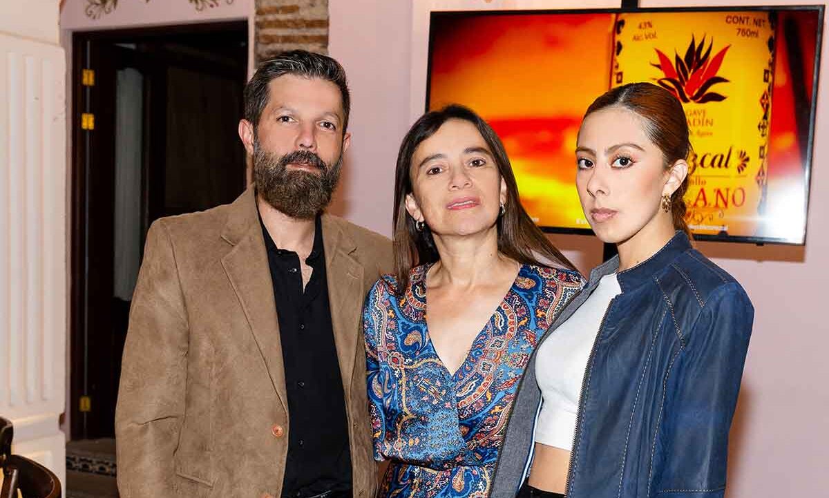 Manuel Serrano, Rosario Vélez y Valeria Toquero (Fotos: Manuel Salgado)
