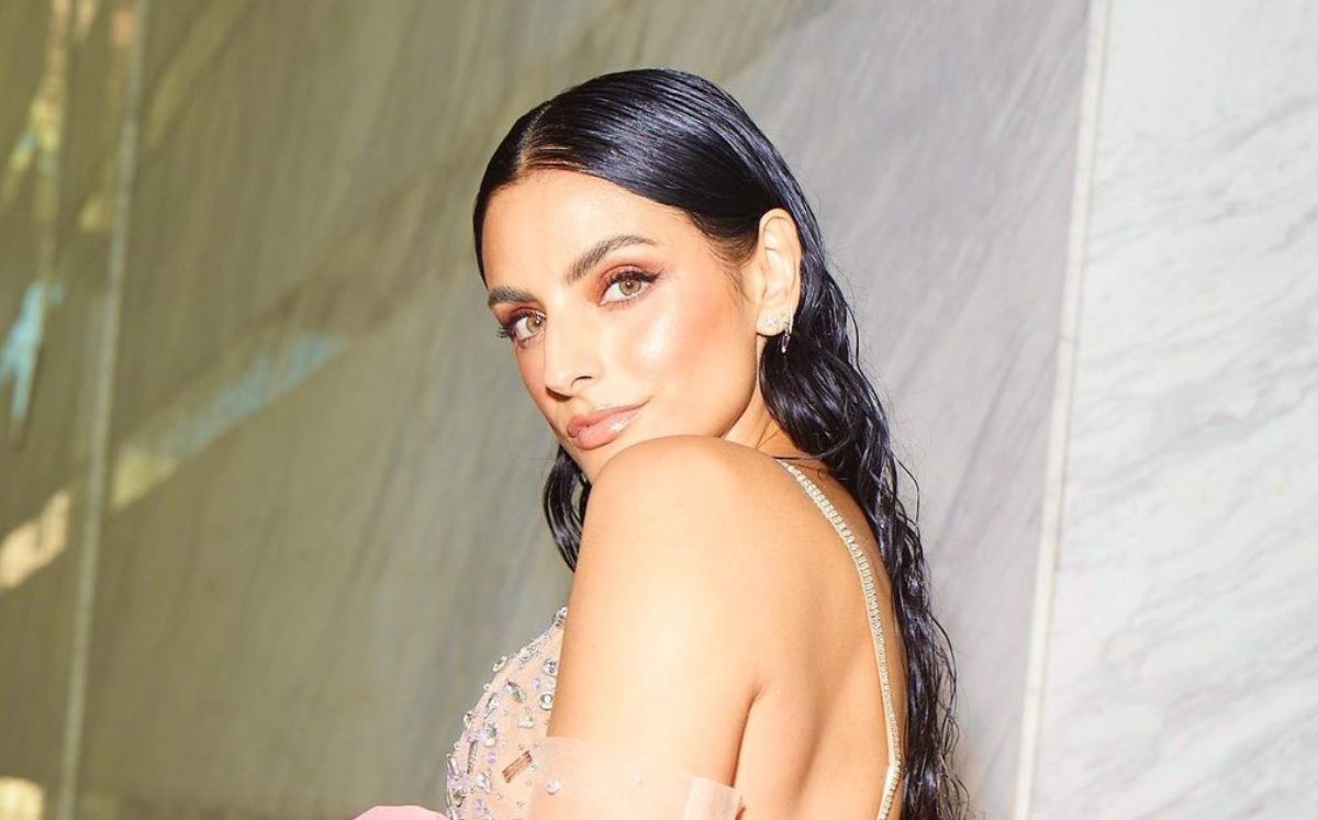 Aislinn Derbez impone moda con pantalones de encaje transparentes (Foto: Instagram)
