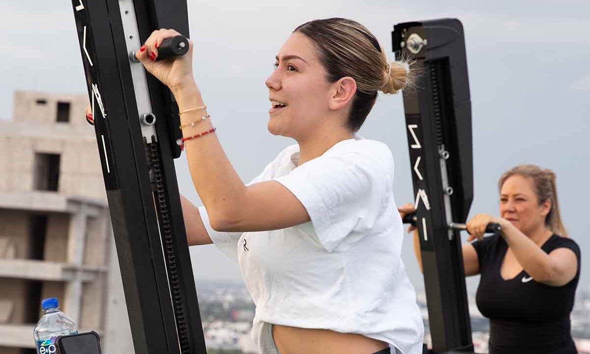 Skai Climibing Studio en el helipouerto de Plaza Komplex