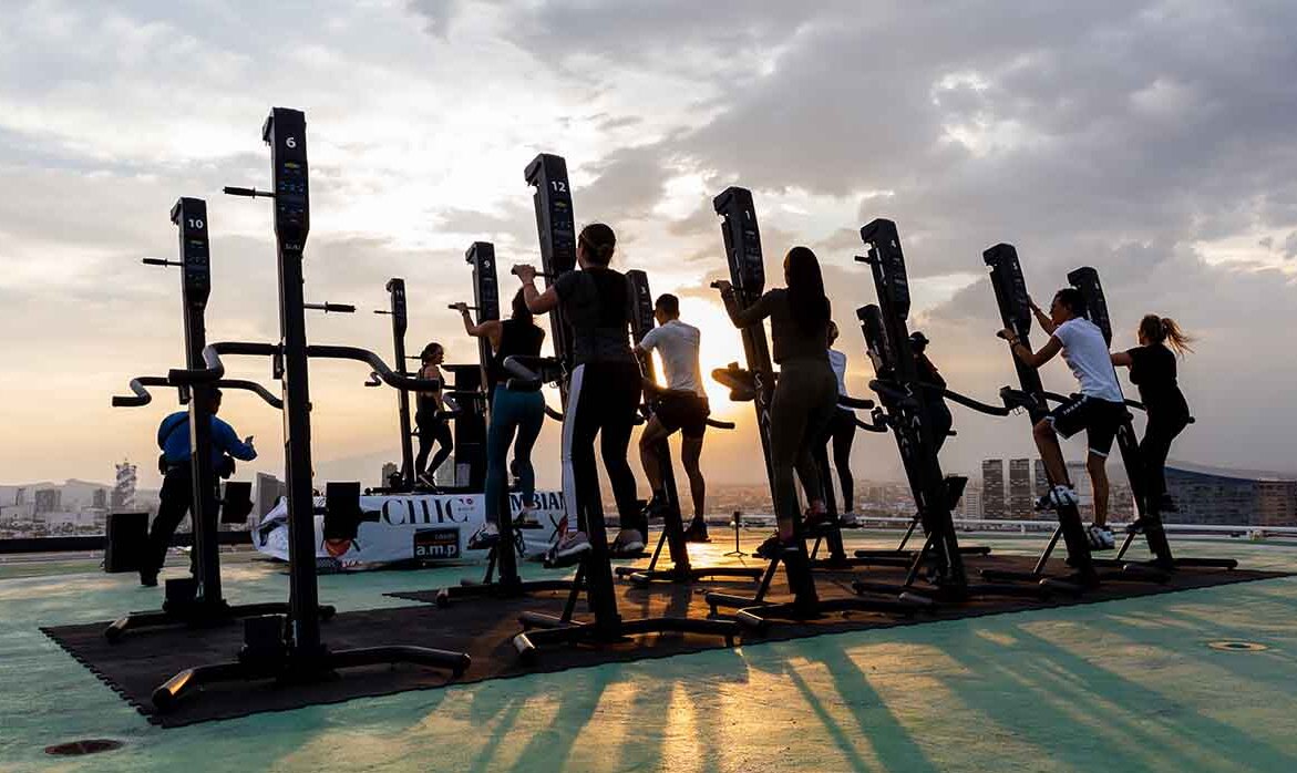 Skai Climibing Studio en el helipouerto de Plaza Komplex