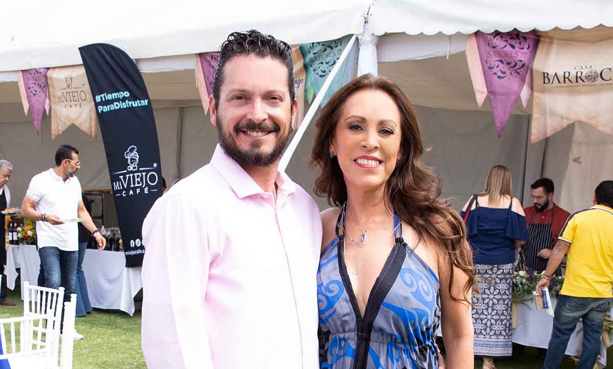 Eduardo del Razo Y Mónica Peralta