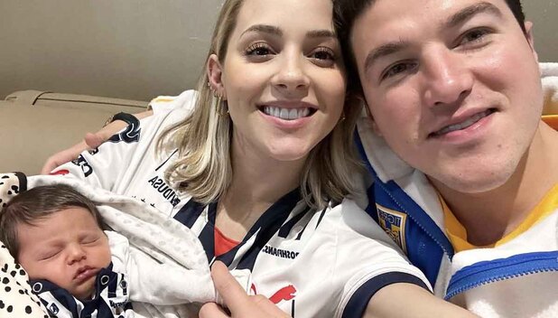Mariana Rodríguez junto con Samuel García lucen felices con su hija Mariel (Foto: Instagram)