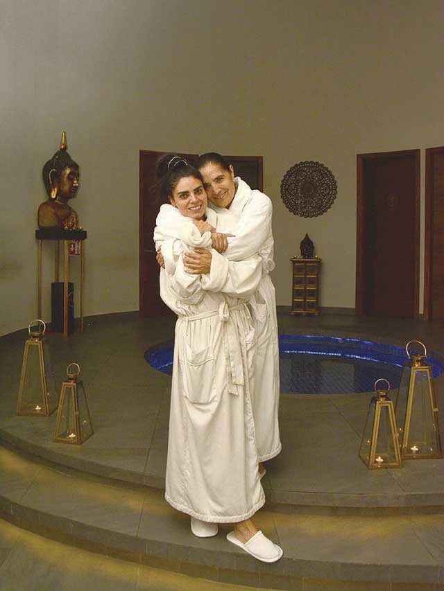 Ana Cuevas y Ana-Vda.-de-Cuevas
