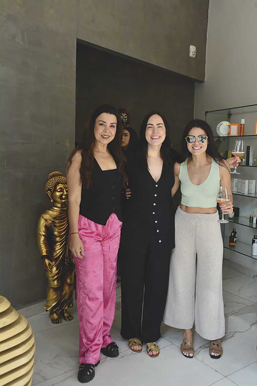 Karla Arroyo, Anita Cuevas
